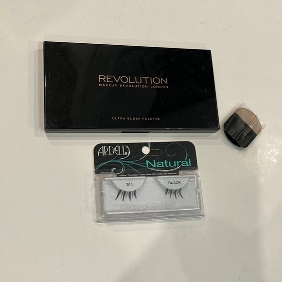 MAKEUP Revolution Ultra Blush & Contour Palette - Hot Spice - Palette​​​​​ - Picture 8 of 11